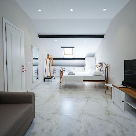 City Center Hideout - Studio Apartment Tiran Dış mekan fotoğraf