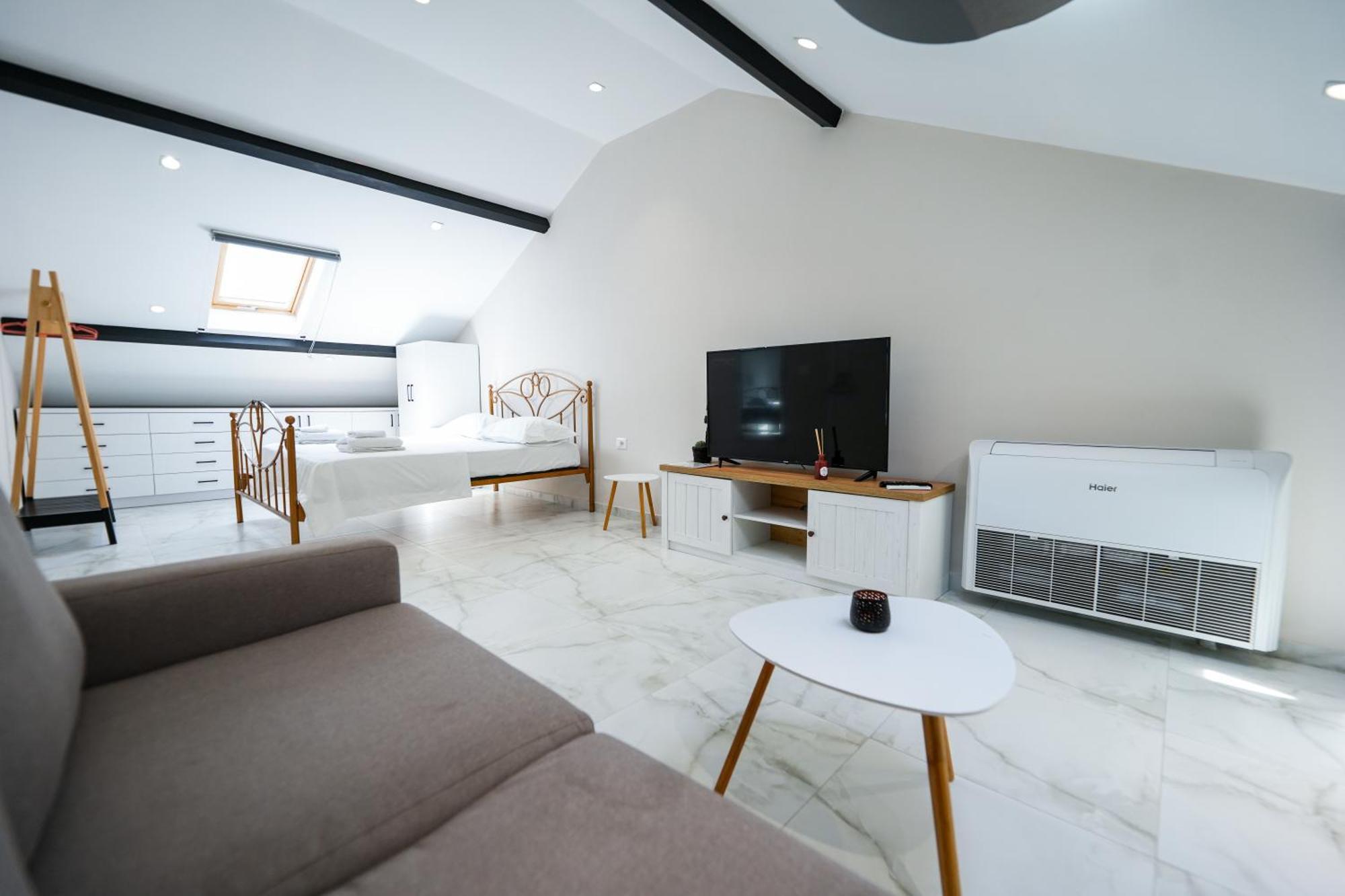 City Center Hideout - Studio Apartment Tiran Dış mekan fotoğraf