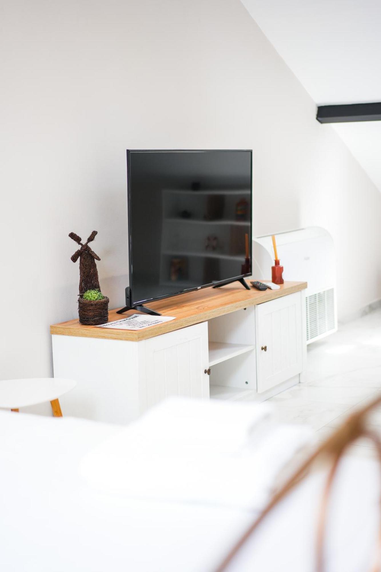 City Center Hideout - Studio Apartment Tiran Dış mekan fotoğraf