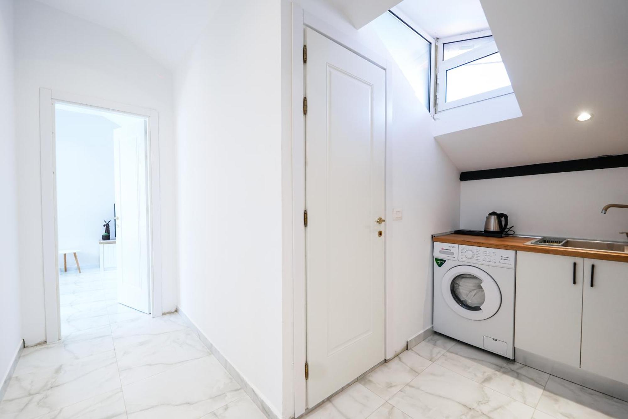 City Center Hideout - Studio Apartment Tiran Dış mekan fotoğraf